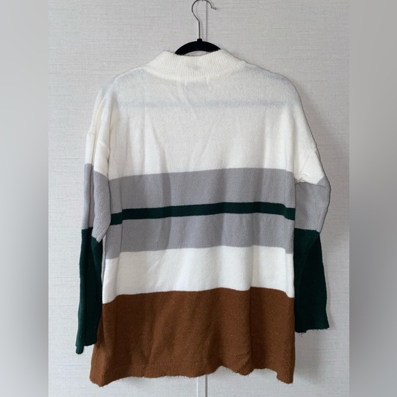 Urban Outfitters Sweater - Picture 2 of 3